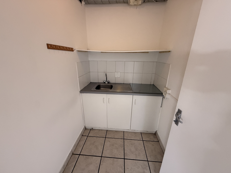 To Let Commercial Property for Rent in Parow Industrial Western Cape